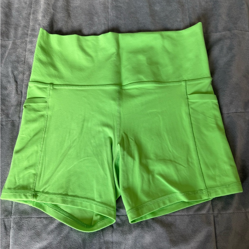 Athleta Salutation Stash Pocket II High Rise 5” Short